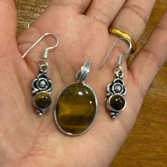 Natural Handmade Tiger Eye Pendant Dangle Hook Earring Set. - Picture 9 of 9